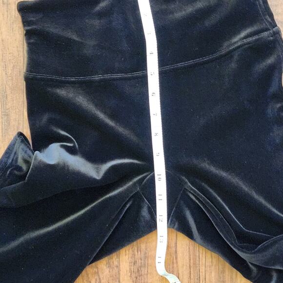 Spanx High Waist Velvet Leggings Size M Black Tummy Control - Picture 6 of 9